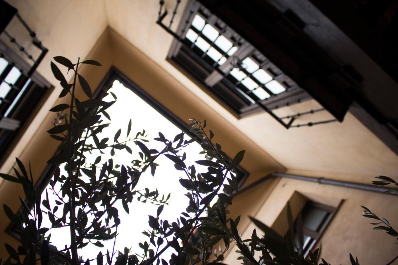 Quartier Leon Hostel Jabalquinto エクステリア 写真