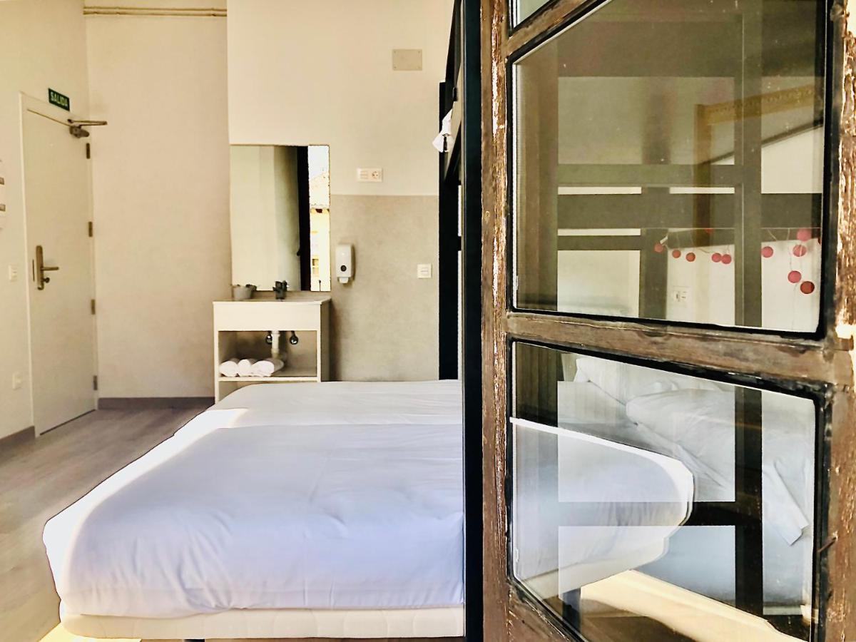 Quartier Leon Hostel Jabalquinto エクステリア 写真